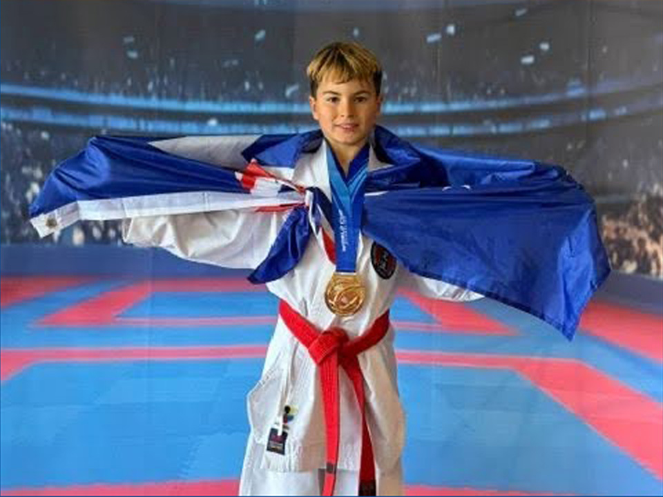 Karate world champion: Alexander takes gold